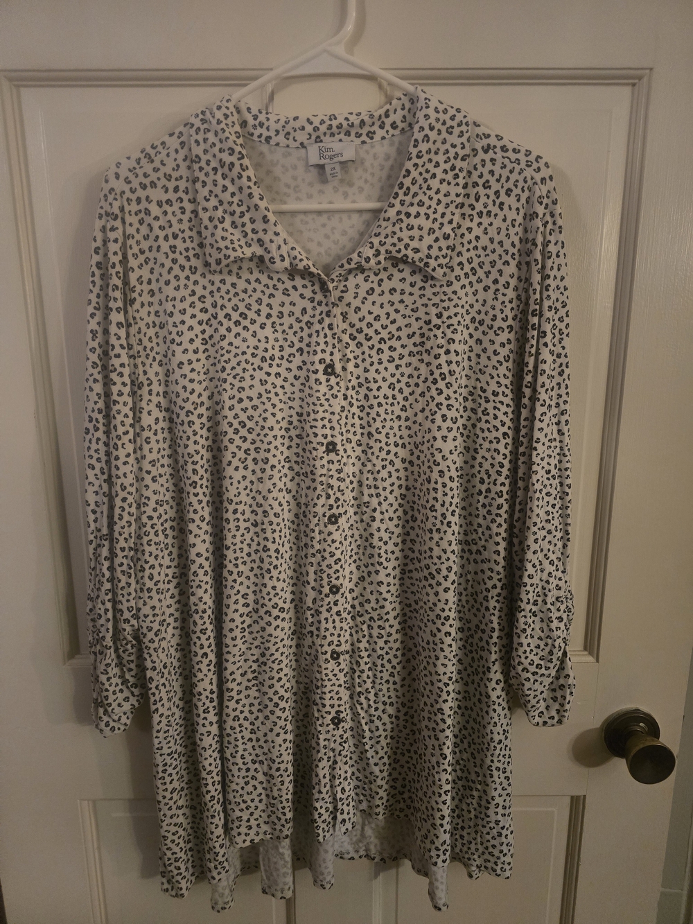 Kim Rogers White Long-Sleeve Button Front Shirt with Black Leopard Spots #376